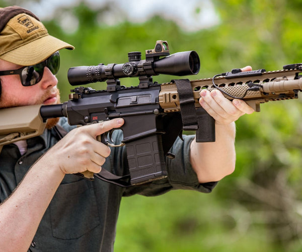 Red Dot Sights VS. Rifle Scope What’s the Best for AR15? CVLIFE