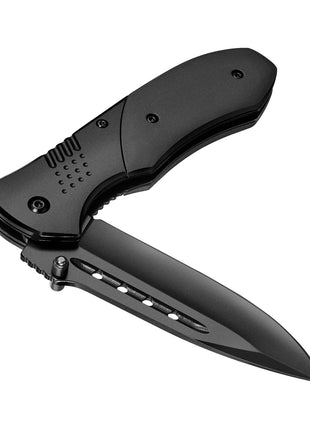 The tactical hunting knives